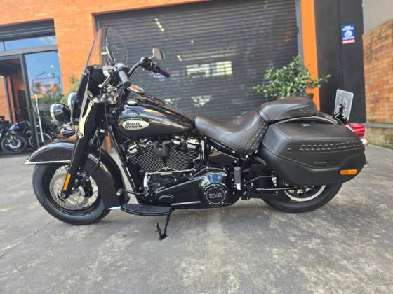 HARLEY-DAVIDSON SOFTAIL HERITAGE CLASSIC 114 HARLEY-DAVIDSON SOFTAIL HERITAGE CLASSIC 114
